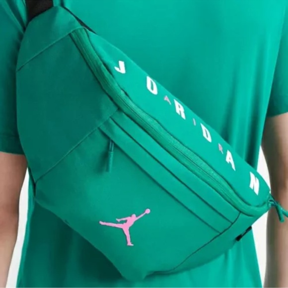 Nike Air Jordan Retro Jumpman Crossbody Oversized Waist Fanny Pack Green  - NEW - Picture 3 of 3